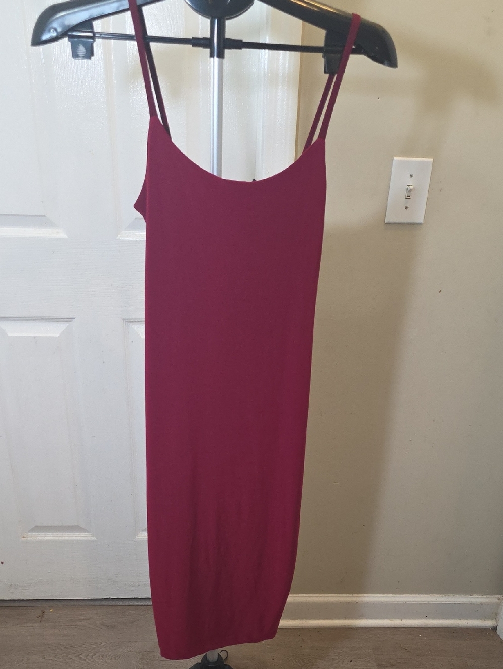 Women’s Burgundy Spaghetti Strap Midi Dress